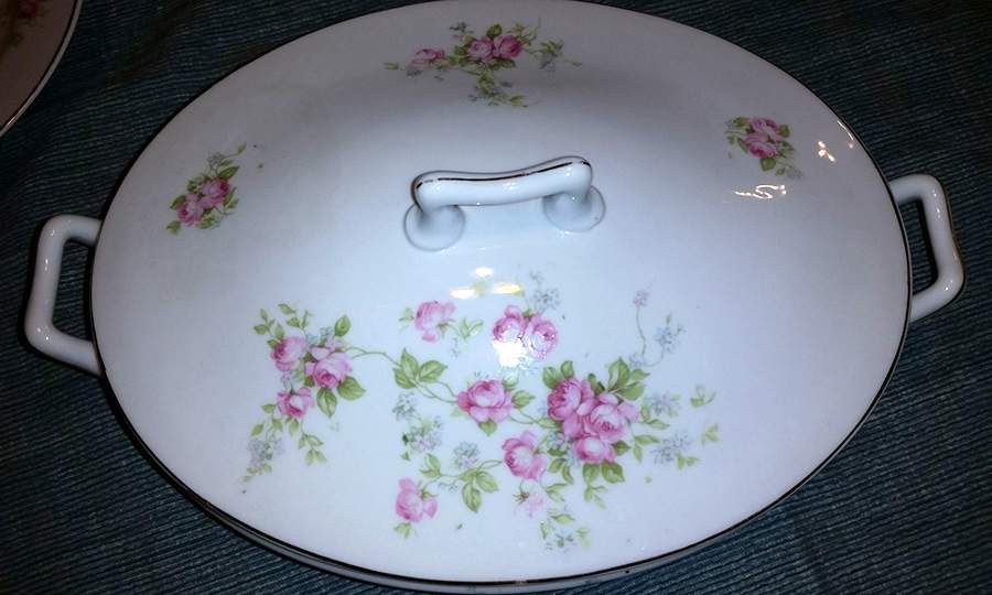 MUE173 Lid for Oval Vegetable by Paul Muller-1