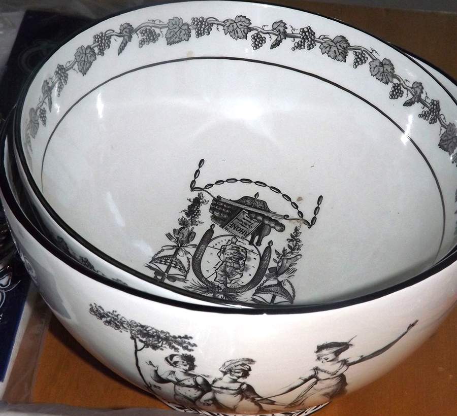 S5069 9" Round Vegetable Bowl by Mottahedeh-1