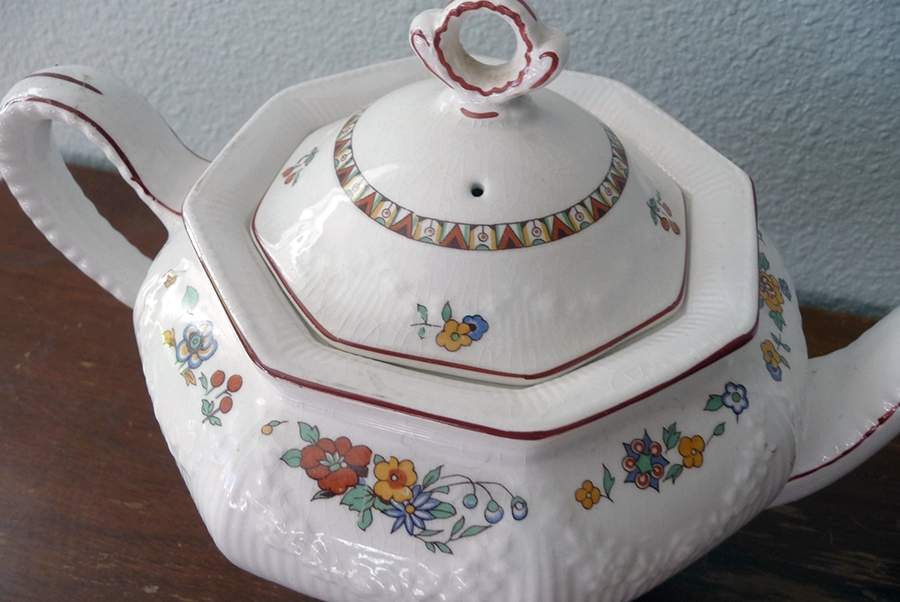 MEK411 Teapot & Lid by J & G Meakin-1