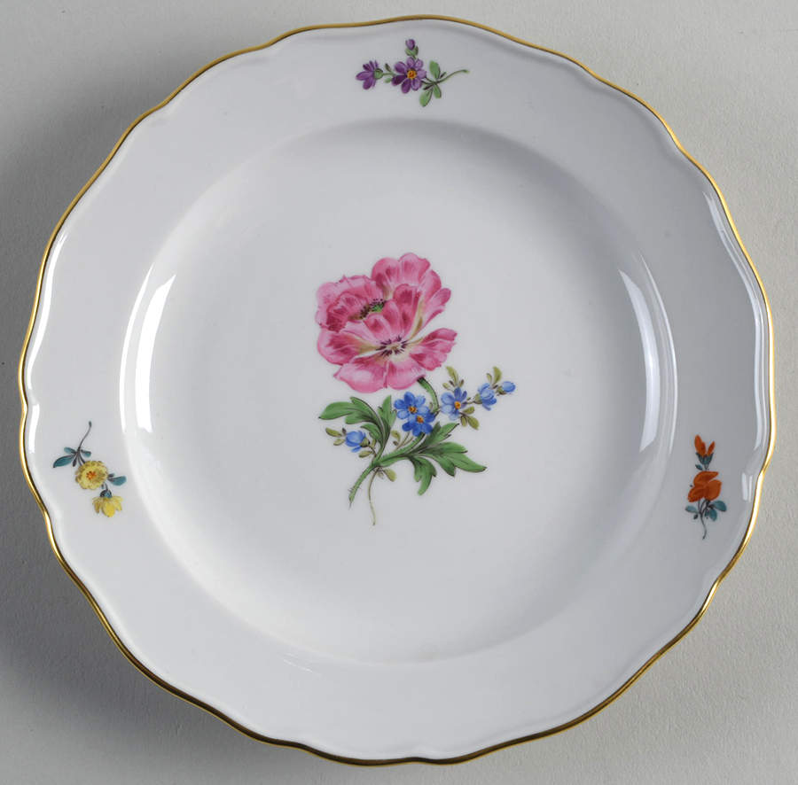 389 Dessert/Pie Plate by Meissen (Germany)-1