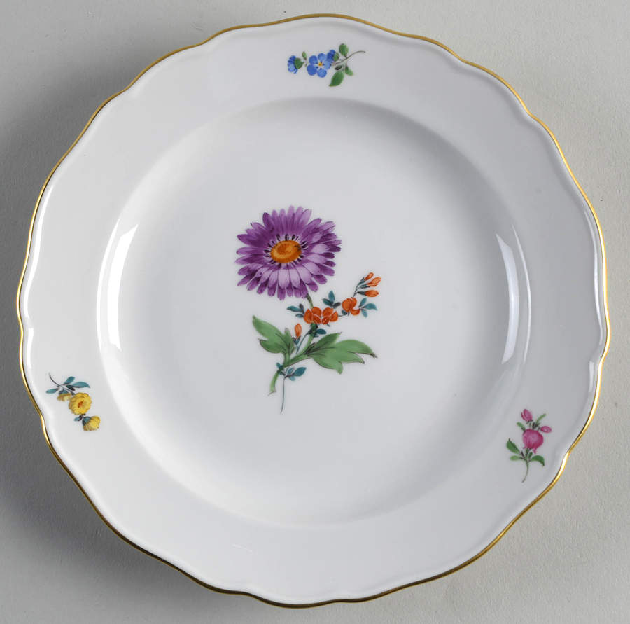 389 Dessert/Pie Plate by Meissen (Germany)-1