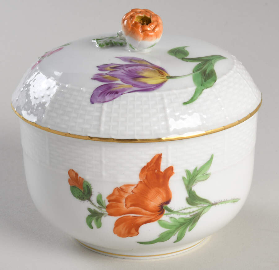 MSS231 Oversize Sugar Bowl & Lid by Meissen (Germany)-1