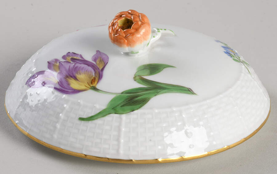 MSS231 Lid for Oversize Sugar Bowl by Meissen (Germany)-1