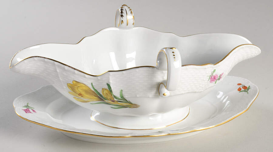 MSS231 Gravy Boat with Attached Underplate by Meissen (Germany)-1