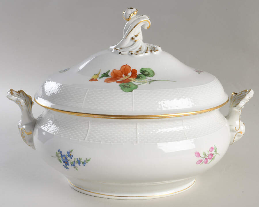 MSS231 Oval Covered Vegetable by Meissen (Germany)-1