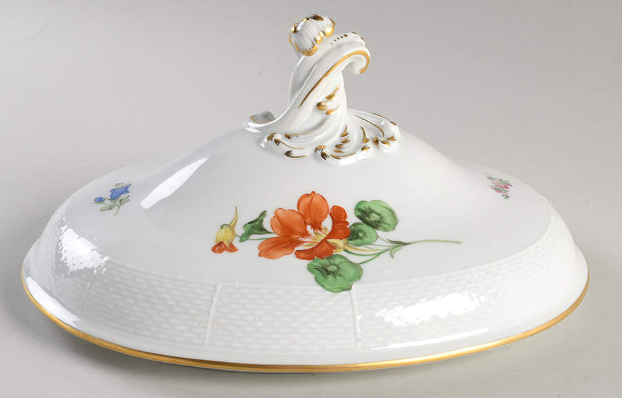 MSS231 Lid for Oval Vegetable by Meissen (Germany)-1