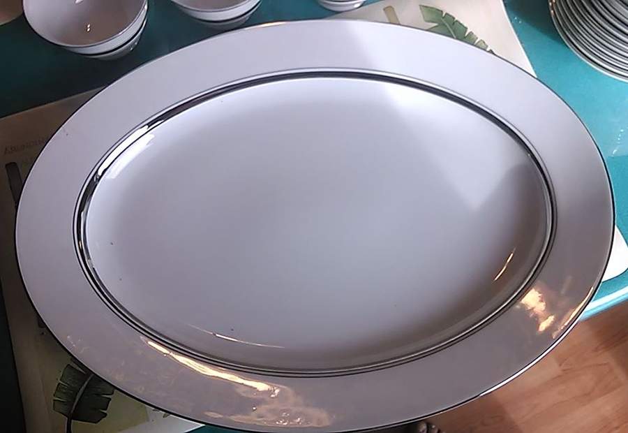 MZH4 14" Oval Serving Platter by Mizuho China (Japan)-1