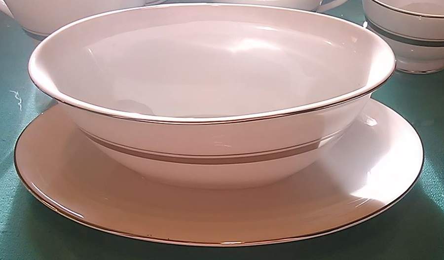 MZH4 Gravy Boat with Attached Underplate by Mizuho China (Japan)-1