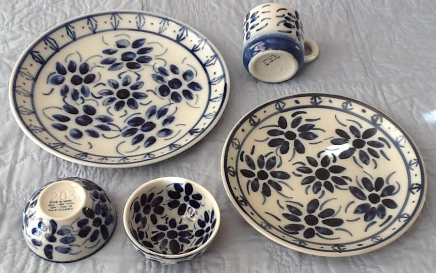 Colonial Dinner Plate by Monte Siao-1