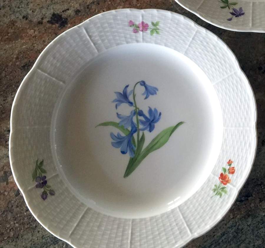 MSS235 Dinner Plate by Meissen (Germany)-1