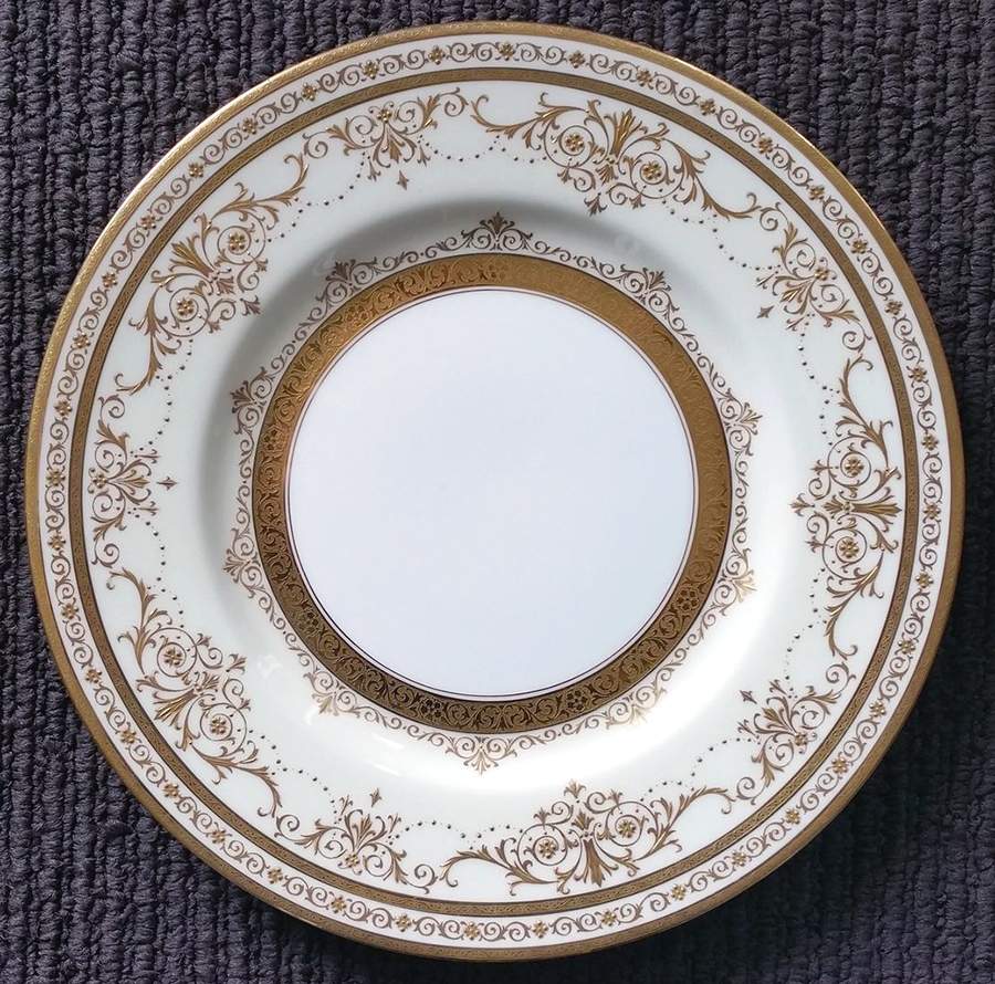 H4026 Dinner Plate by Minton-1