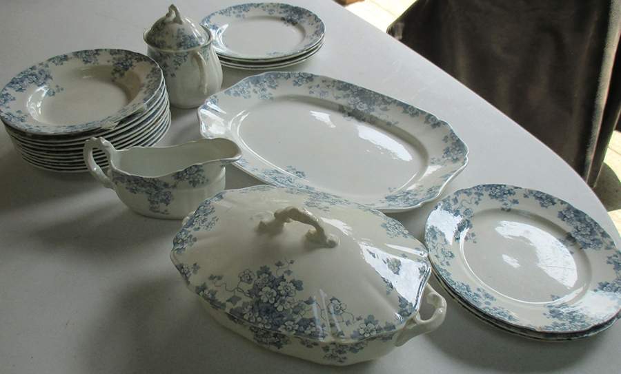 Kenwood Blue Oval Covered Vegetable by Alfred Meakin-1