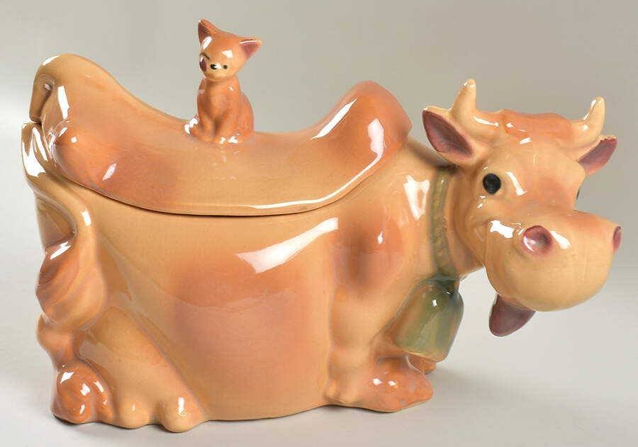 Cow with Cat Cookie Jar & Lid by Nelson McCoy-1