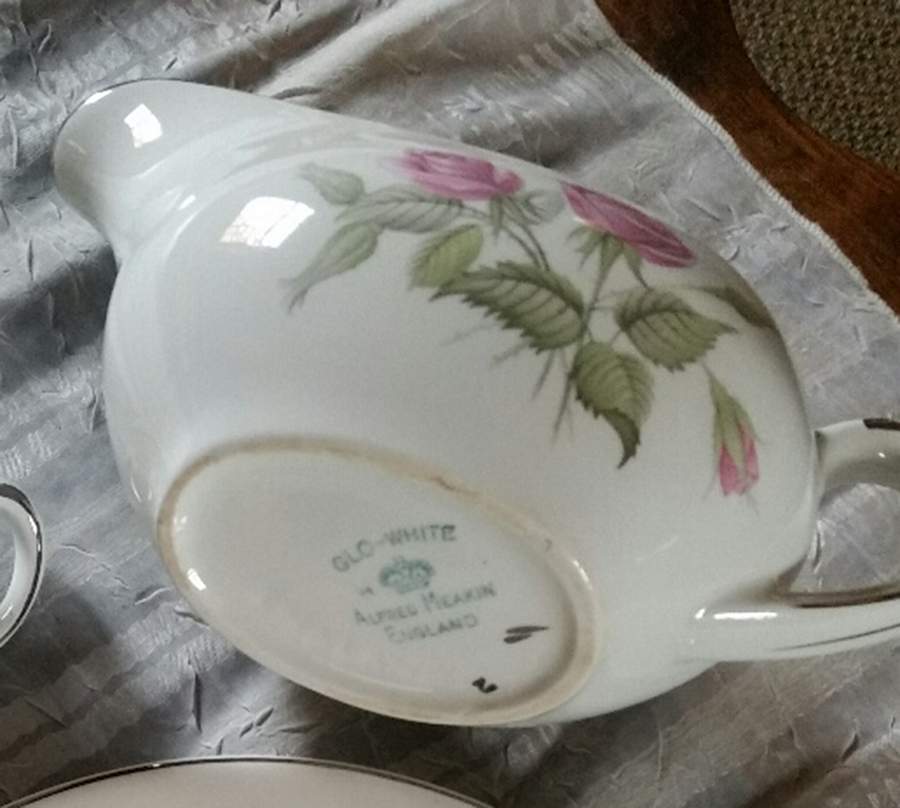 Satin Rose Gravy Boat by Alfred Meakin-1