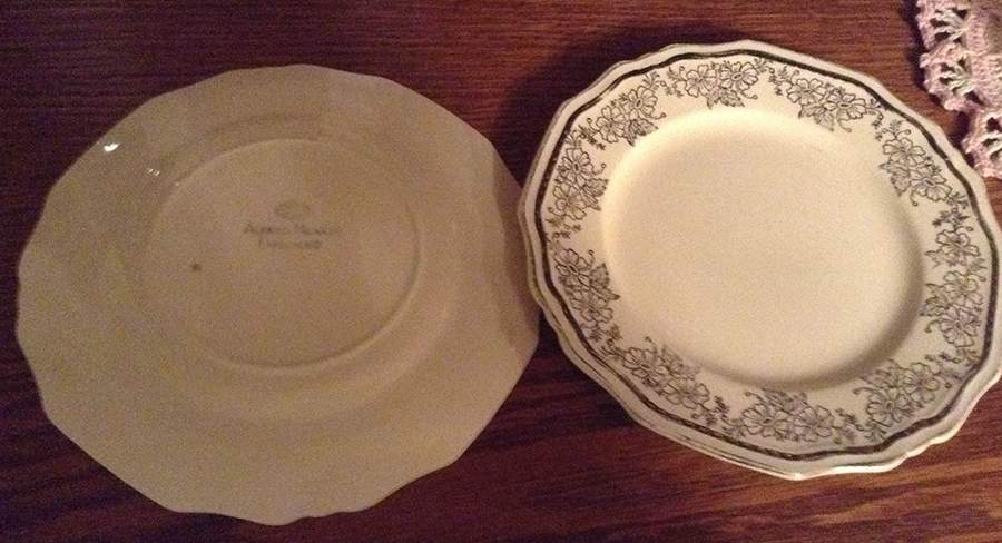 Golden Astoria Dinner Plate by Alfred Meakin-1