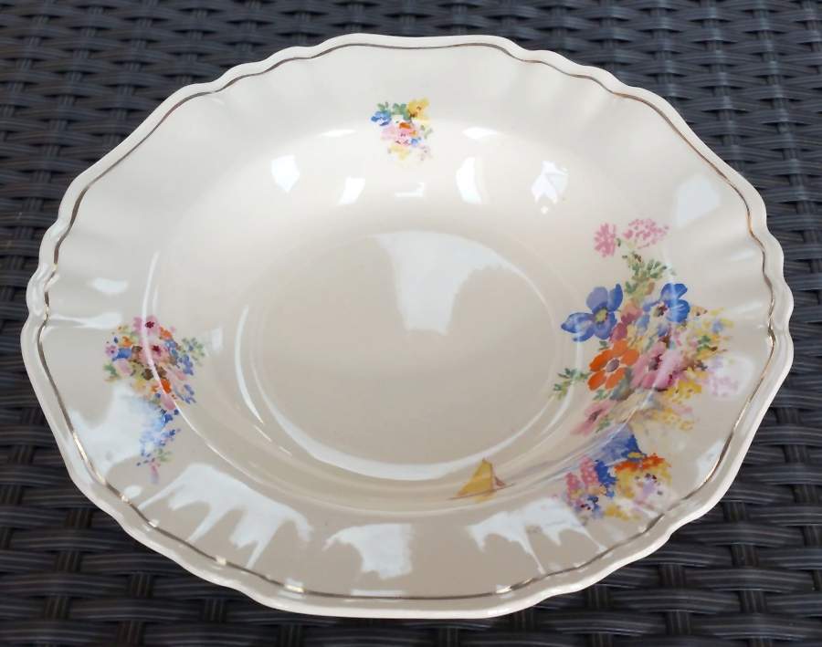 MEK201 Large Rim Soup Bowl by J & G Meakin-1