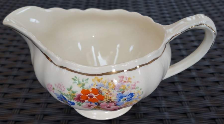 MEK201 Creamer by J & G Meakin-1