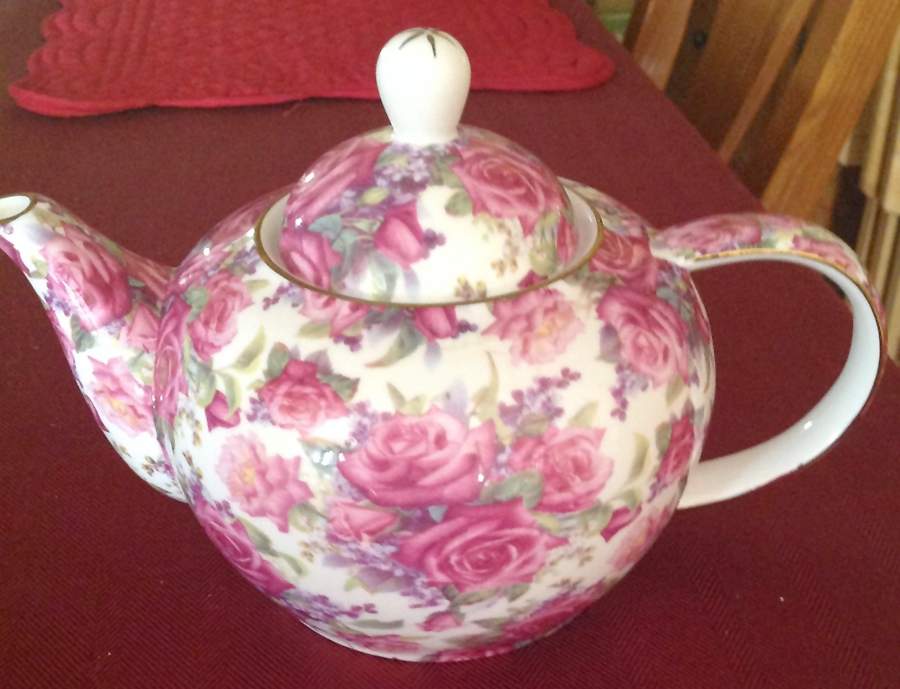 Roseberry Teapot & Lid by Maxwell & Williams-1