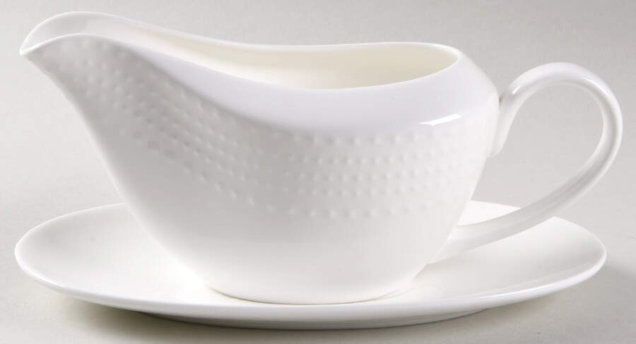 Nellie Gravy Boat & Underplate by Mikasa-1