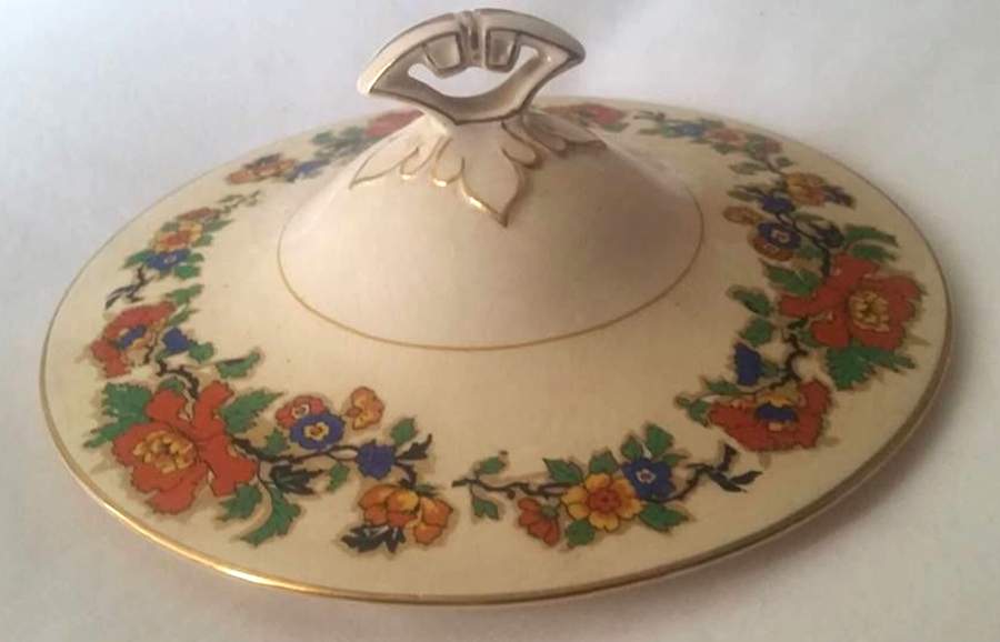 MAD284 Lid for Round Vegetable by John Maddock & Sons-1