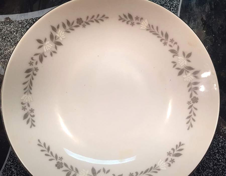 Engagement (Platinum Trim) Dinner Plate by Meito-1