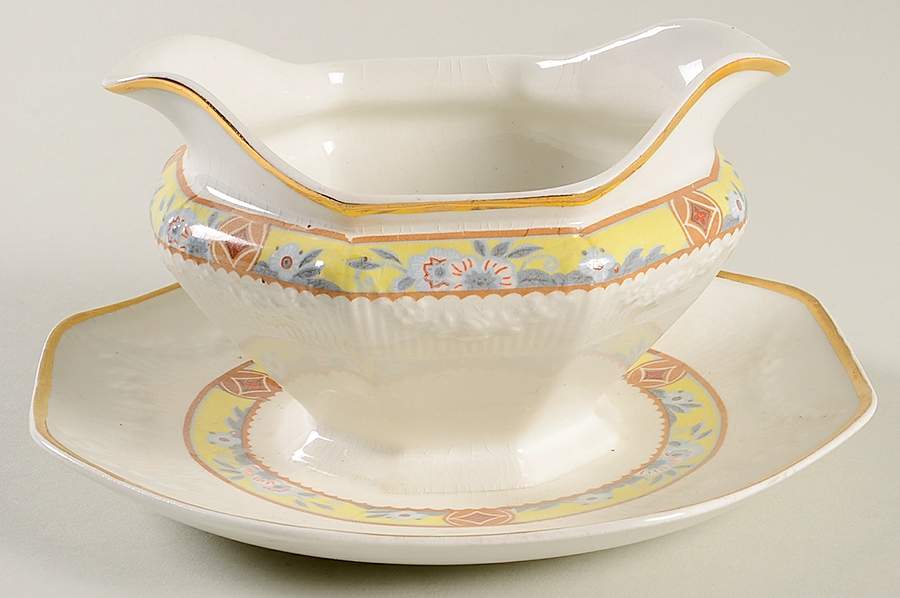 MEK435 Gravy Boat with Attached Underplate by J & G Meakin-1