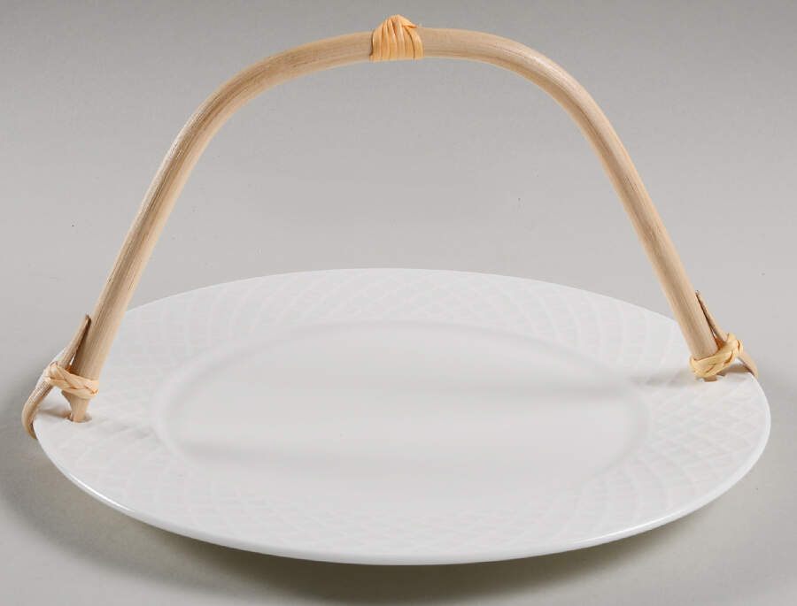 Trellis White 5 3/8"-5 5/8" Bamboo Handled Serving Plate  HC by Mikasa-1