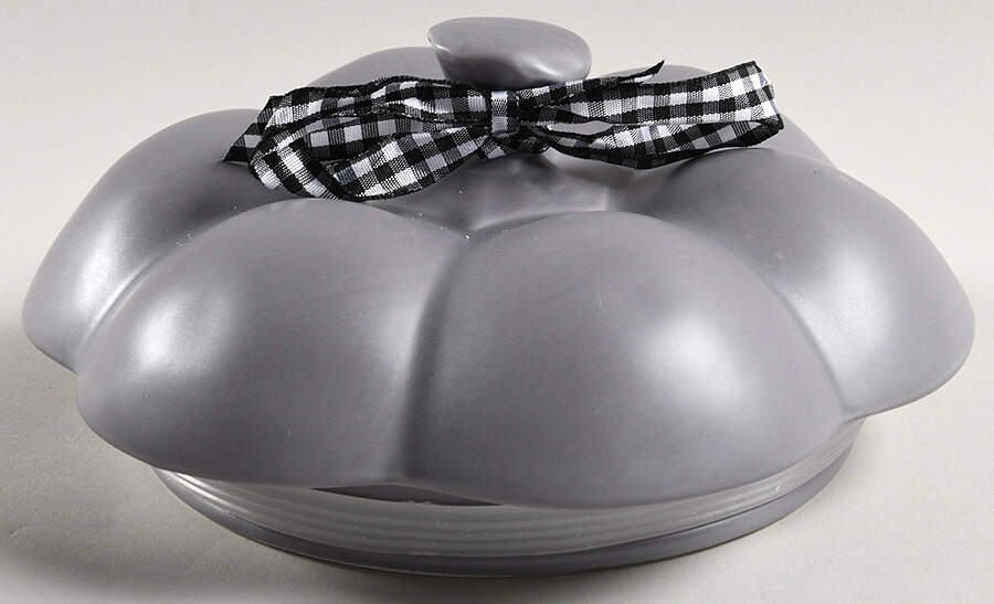 Farmhouse Lid for Pumpkin Jar by Magenta-1