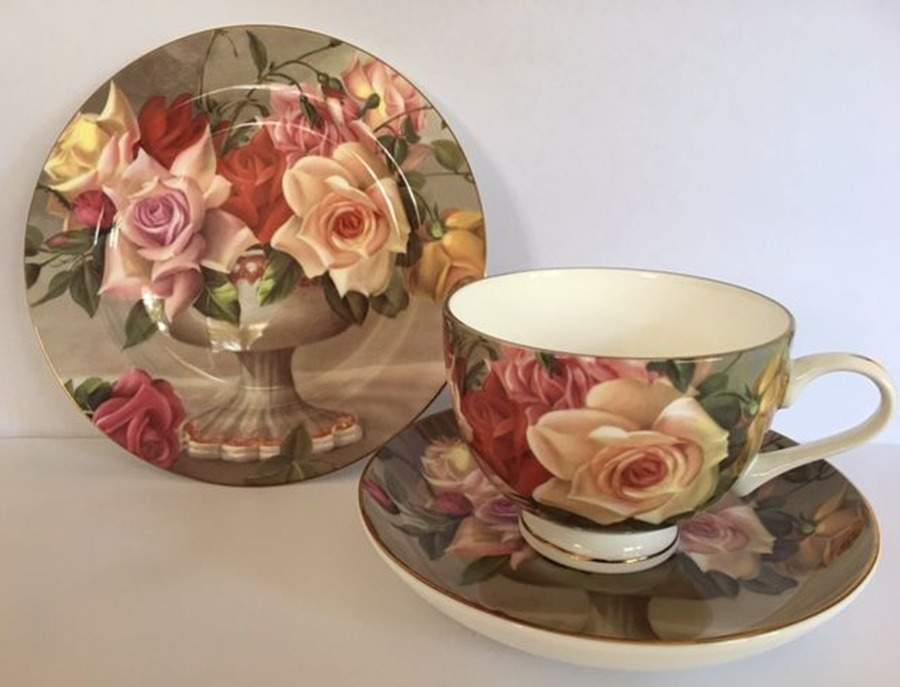 Posey Footed Cup by Maxwell & Williams-1