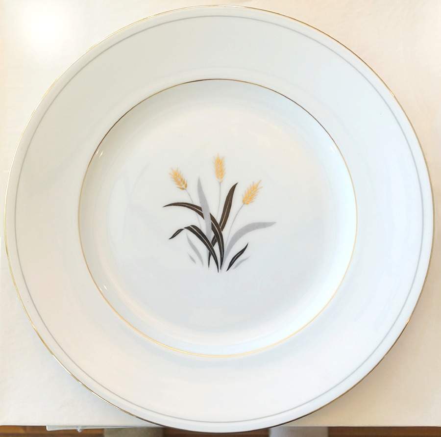 Harvest Time Dinner Plate by Meito-1