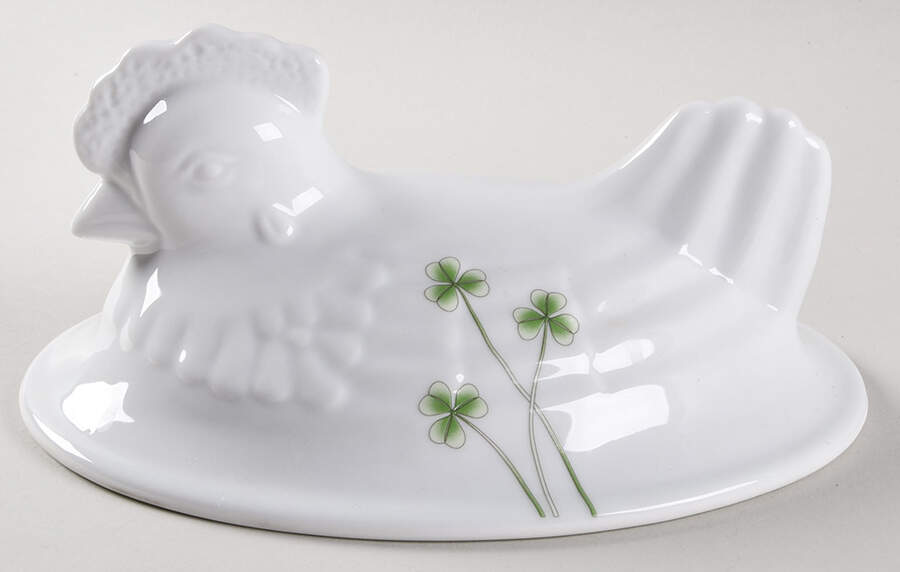 Shamrocks Lid for 1.5 Quart Oval Covered Casserole by Marcus Notley-1