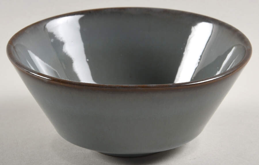Leaf Topaz (Dark Blue) Fruit/Dessert (Sauce) Bowl by Mottahedeh-1