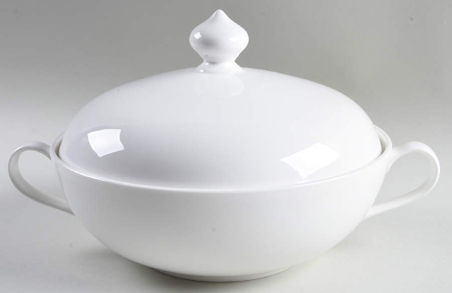 Lausanne 2 Qt Round Covered Casserole by Mikasa-1