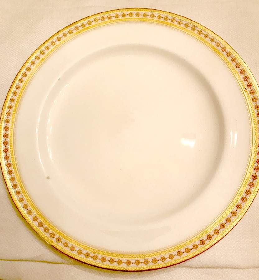 G8405 Dinner Plate by Minton-1