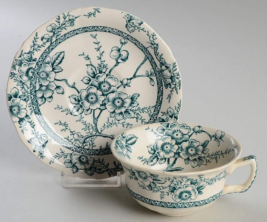 Medway Decor Green Flat Cup & Saucer Set by Alfred Meakin-1