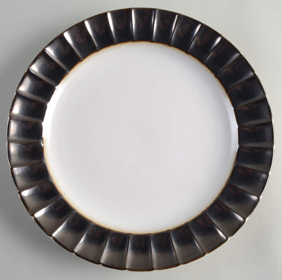 Leyna Dinner Plate by Mikasa-1