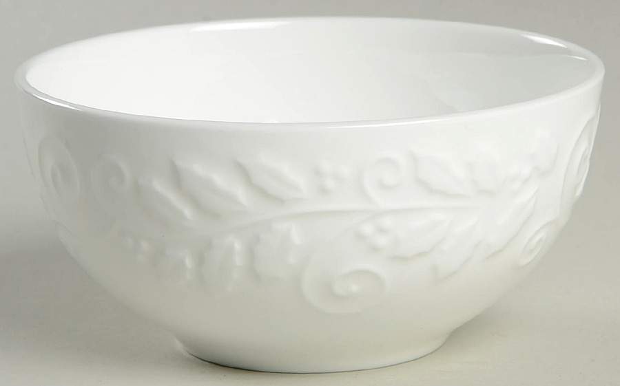 Holly Wreath Fruit/Dessert (Sauce) Bowl by Mikasa-1