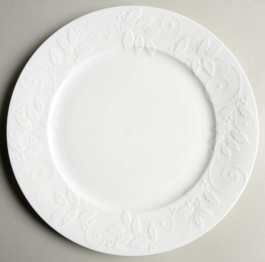 Holly Wreath Dinner Plate by Mikasa-1