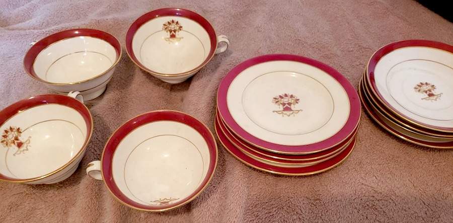 H4147 Red Footed Cup & Saucer Set by Minton-1