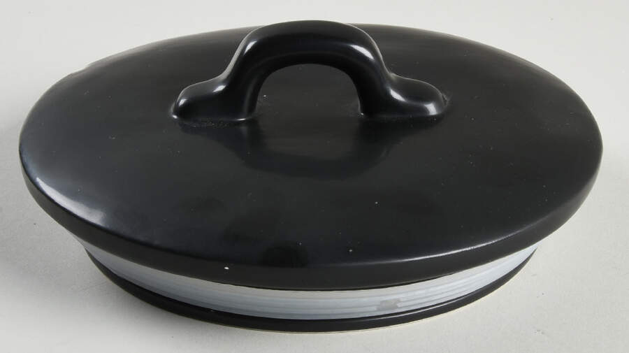 Farmhouse Black Lid for Cauldron by Magenta-1