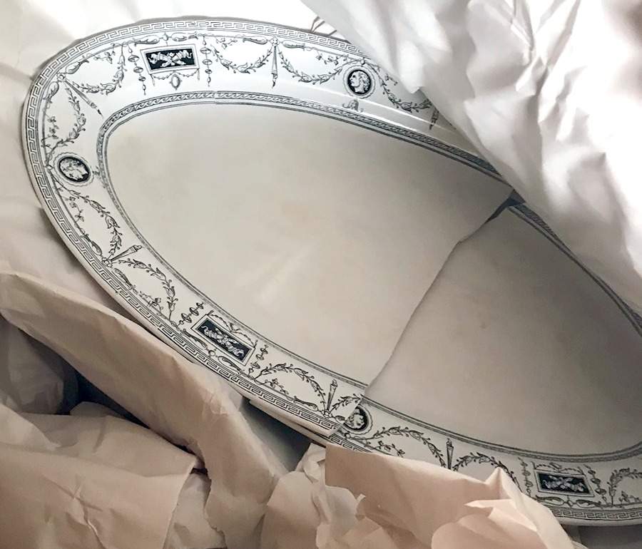 Alford (Black) 12" Oval Serving Platter by Minton-1
