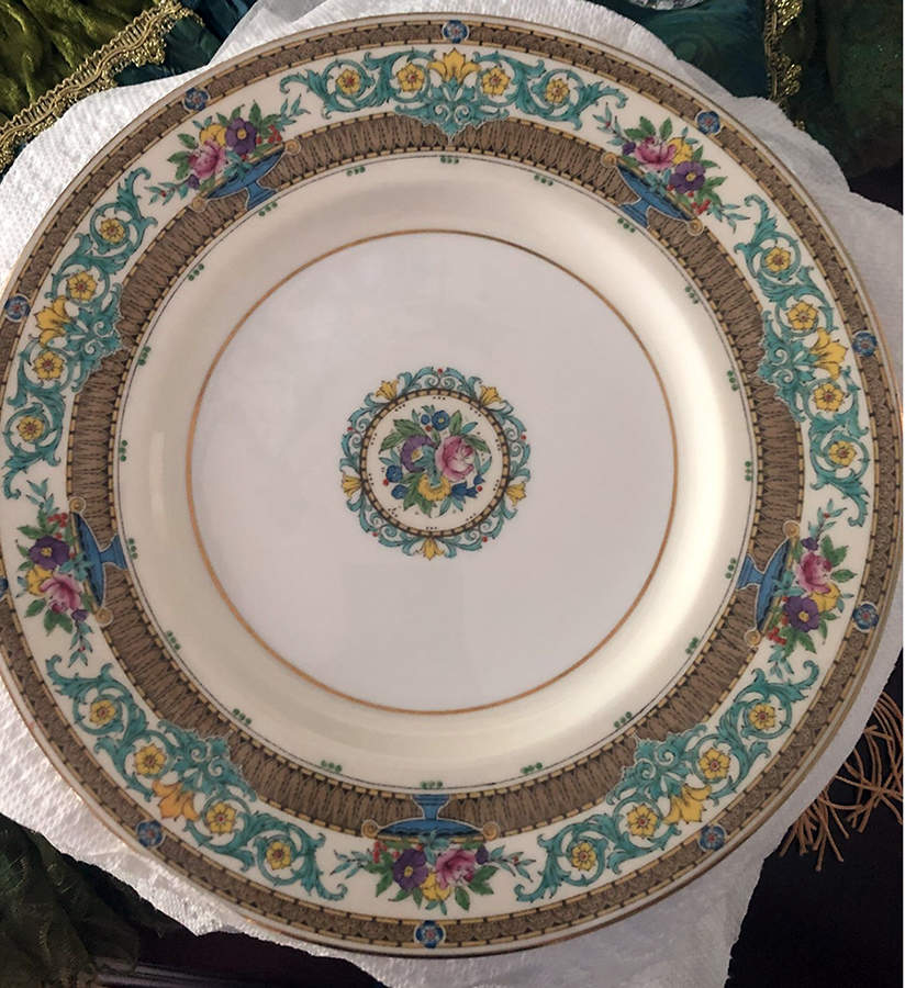 H3828 Dinner Plate by Minton-1