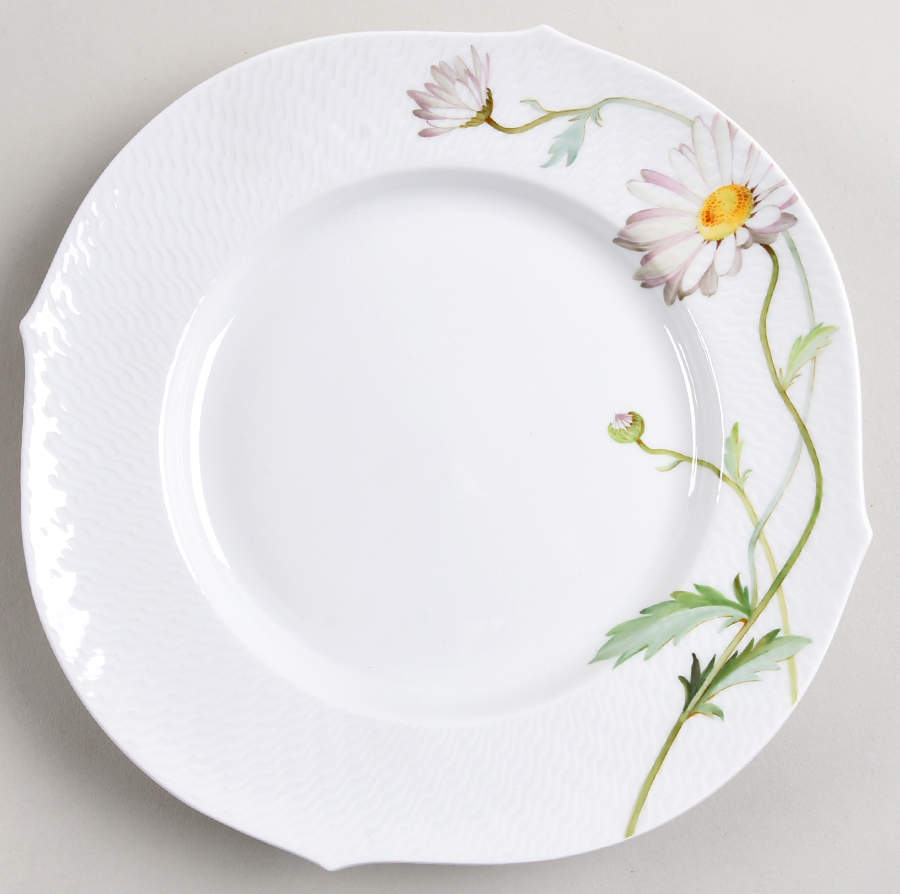 Daisy Salad/Dessert Plate by Meissen (Germany)-1