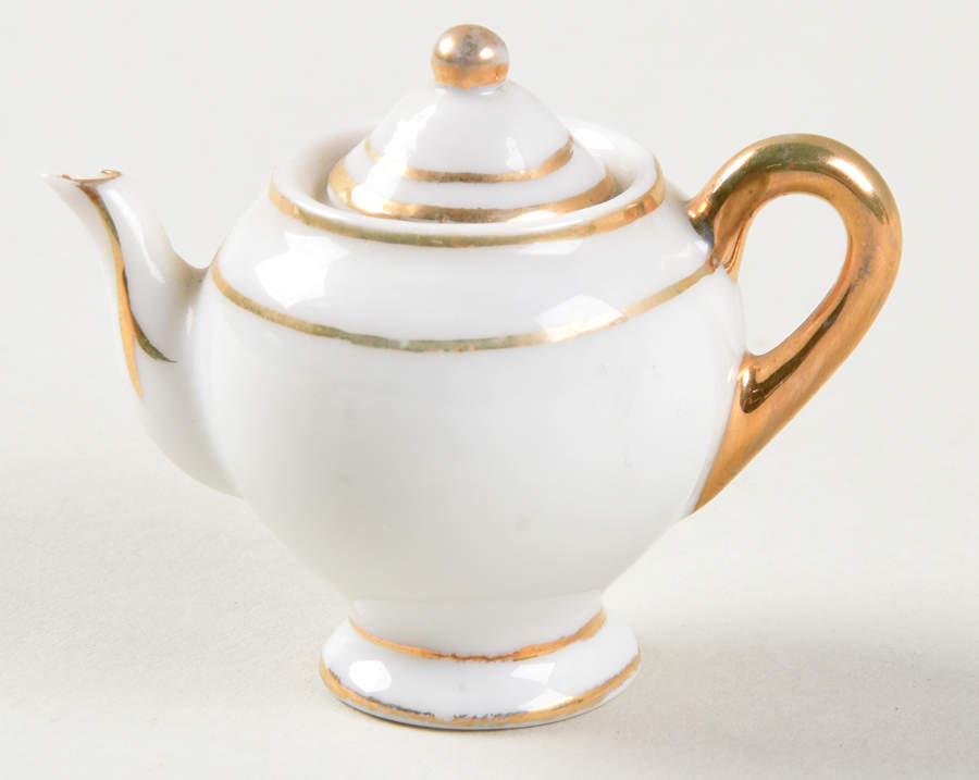 M8Y1 Child's Teapot & Lid by Maruyama-1