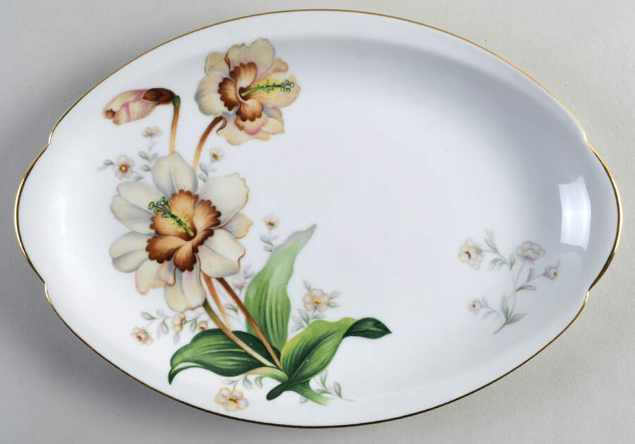Wildwood (1 3-4" Rim, White) 12" Oval Serving Platter by Meito-1