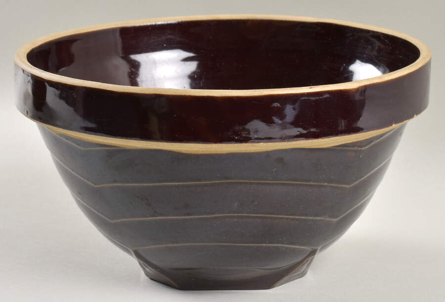Beehive Mixing Bowls 9" Mixing Bowl by Monmouth-1