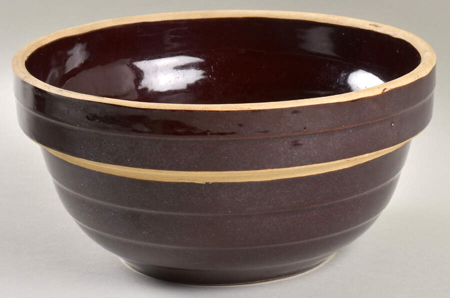 Beehive Mixing Bowls 9" Mixing Bowl by Monmouth-1