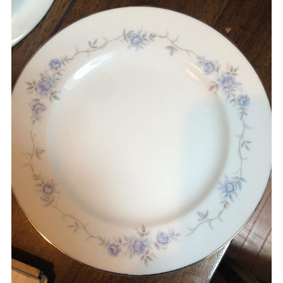 Patricia Dinner Plate by M Japan-1