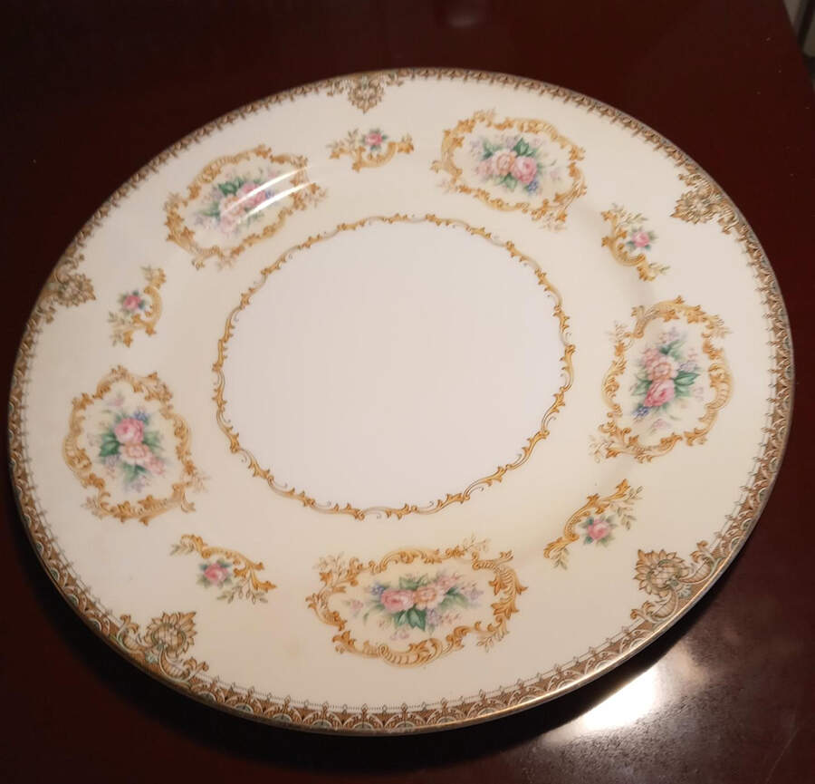 V2113 Dinner Plate by Meito-1