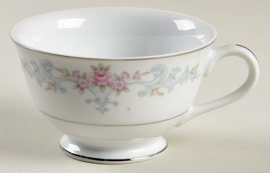 MZH5 Footed Cup by Mizuho China (Japan)-1